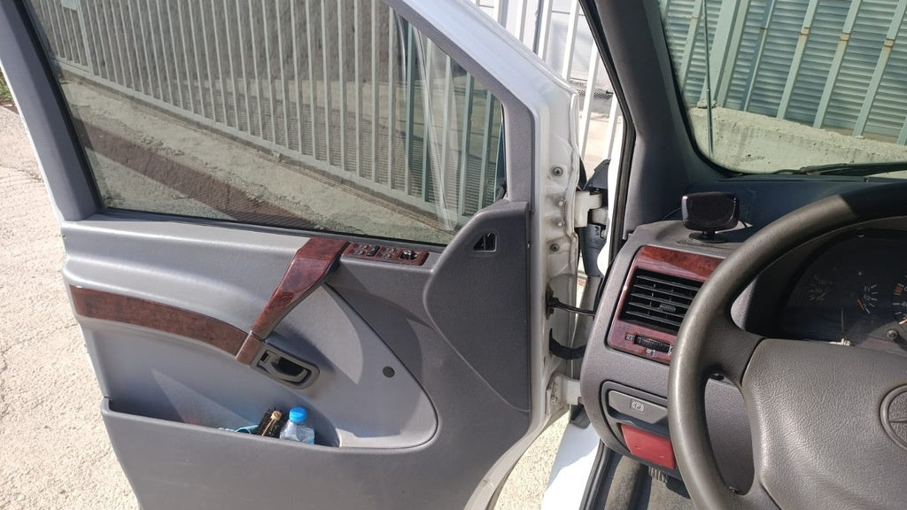 Mercedes Vito Console/Mahogany Trim 1996-1999 23.pcs (522931903)-Silver
